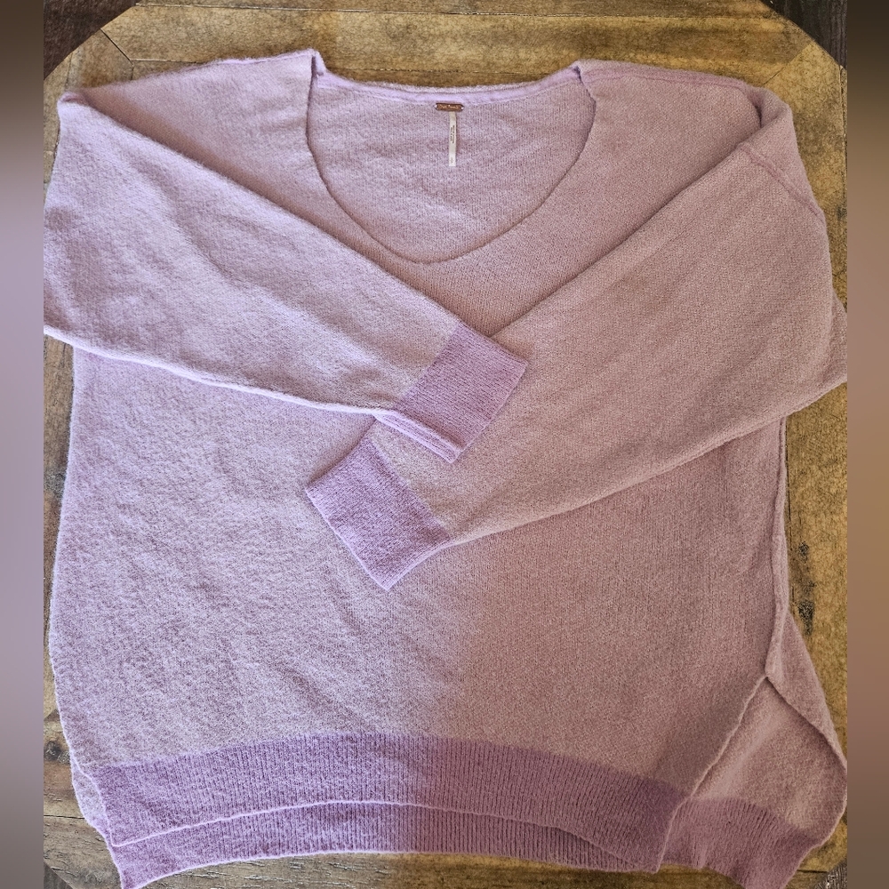 Free People 💜 Sweater! Small!
